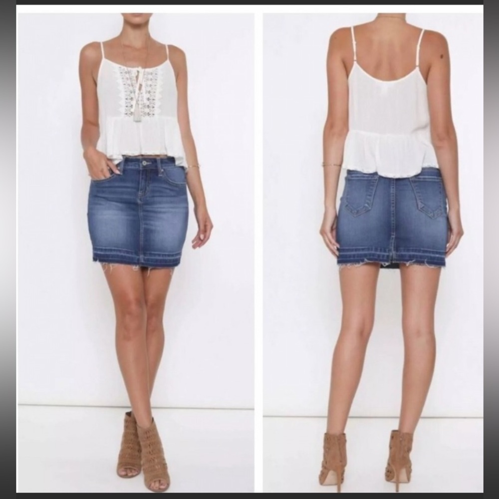 💕KanCan Frayed Denim Mini SKIRT Raw Hem; Women’s Size 30 Waist (13)